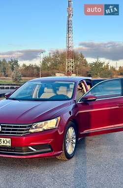 Седан Volkswagen Passat 2015 в Львові