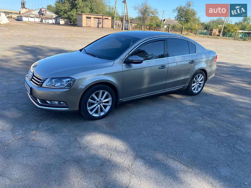 Седан Volkswagen Passat 2013 в Кривому Розі