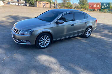 Седан Volkswagen Passat 2013 в Кривому Розі