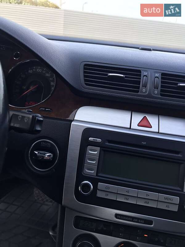 Седан Volkswagen Passat 2006 в Кам'янець-Подільському