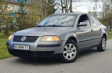 Седан Volkswagen Passat 2000 в Турке