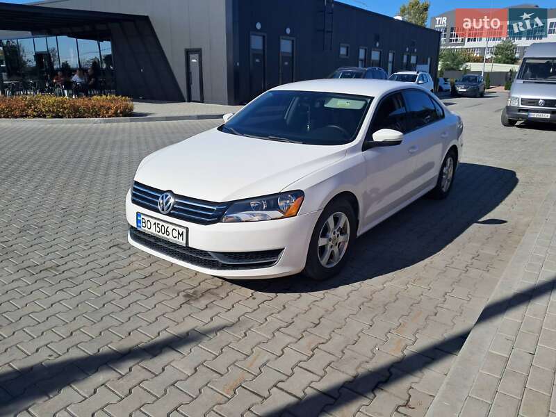 Седан Volkswagen Passat 2012 в Тернополе