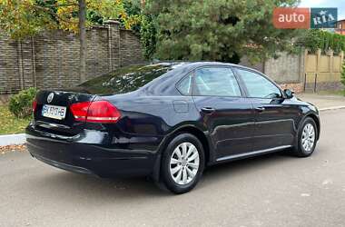 Седан Volkswagen Passat 2014 в Ровно