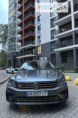 Седан Volkswagen Passat 2017 в Киеве