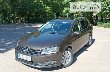 Універсал Volkswagen Passat 2013 в Полтаві