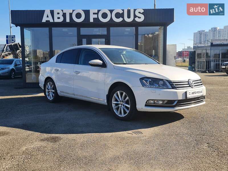 Седан Volkswagen Passat 2014 в Киеве