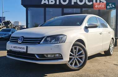 Седан Volkswagen Passat 2014 в Киеве