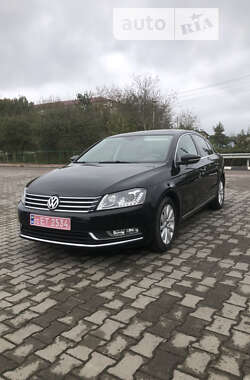 Седан Volkswagen Passat 2013 в Ровно