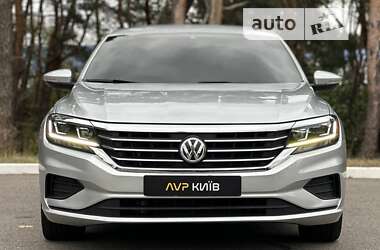 Седан Volkswagen Passat 2019 в Києві