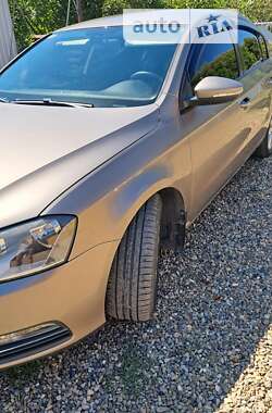 Седан Volkswagen Passat 2012 в Сторожинце