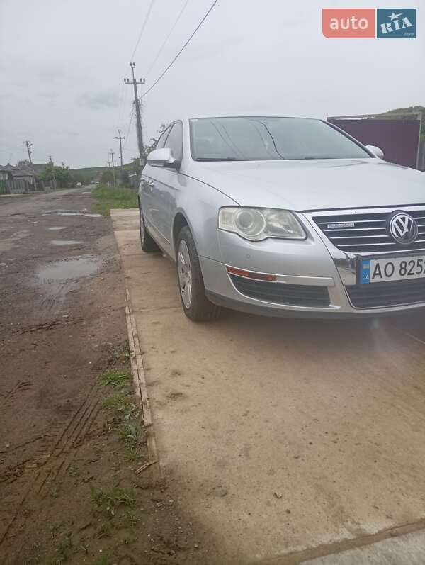 Седан Volkswagen Passat 2007 в Виноградові