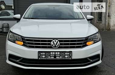 Седан Volkswagen Passat 2017 в Тернополі