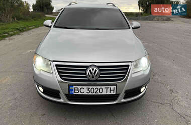 Универсал Volkswagen Passat 2005 в Теофиполе