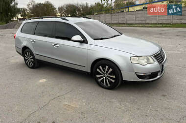 Универсал Volkswagen Passat 2005 в Теофиполе