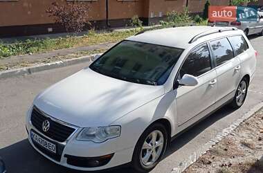 Универсал Volkswagen Passat 2010 в Киеве