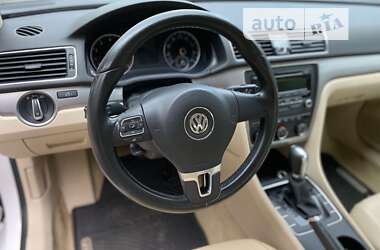 Седан Volkswagen Passat 2014 в Киеве