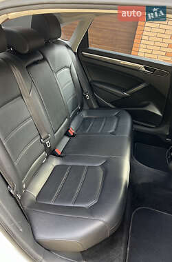 Седан Volkswagen Passat 2017 в 