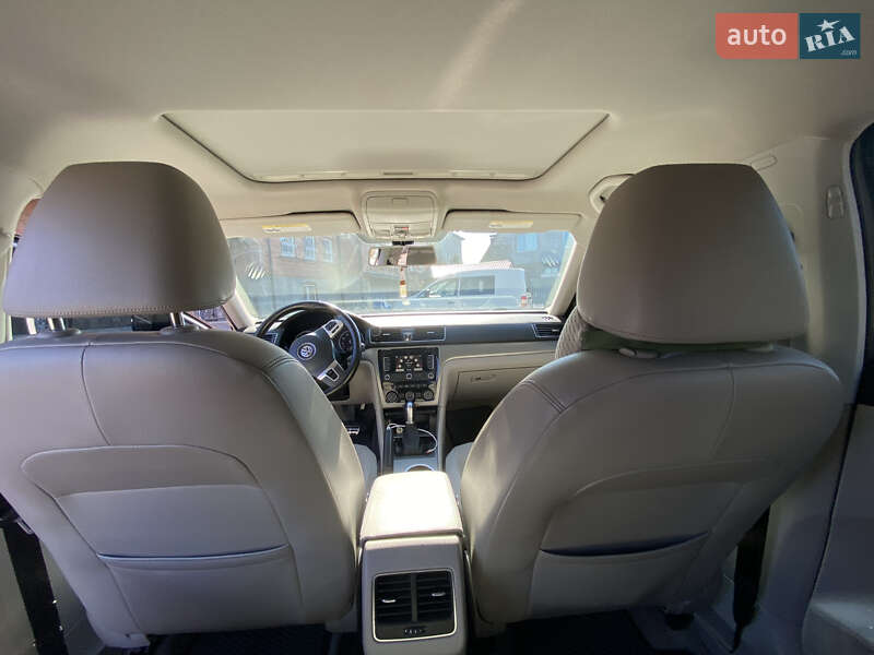 Седан Volkswagen Passat 2014 в Луцке