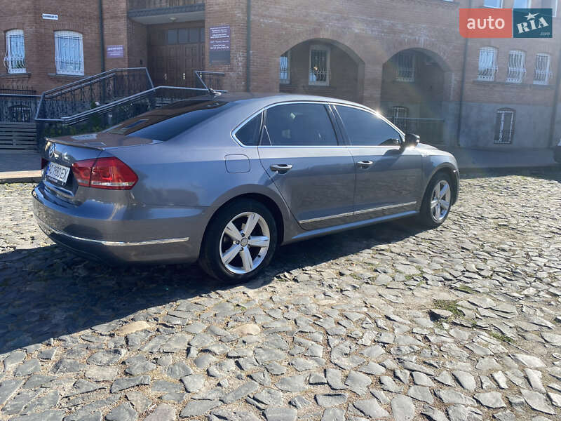 Седан Volkswagen Passat 2014 в Луцке