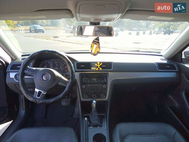 Седан Volkswagen Passat 2013 в Харькове