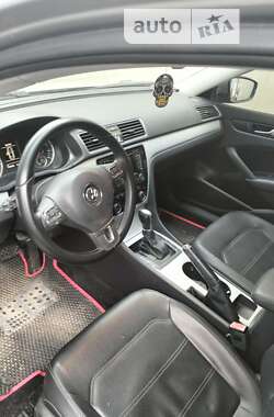 Седан Volkswagen Passat 2013 в Днепре