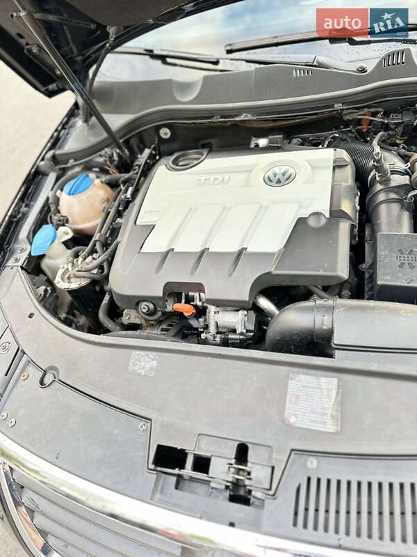 Универсал Volkswagen Passat 2010 в Киеве