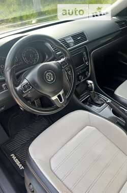 Седан Volkswagen Passat 2013 в Киеве