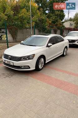 Седан Volkswagen Passat 2015 в Кременчуге