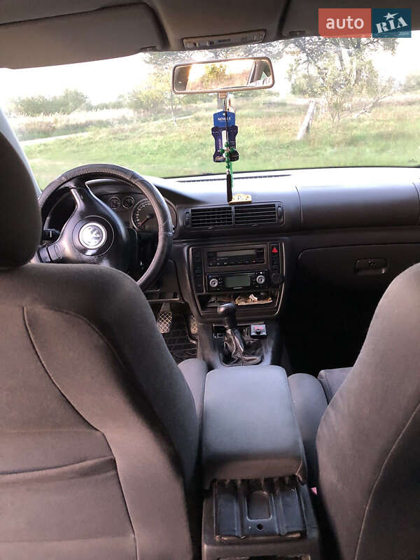 Седан Volkswagen Passat 2004 в Берегомете