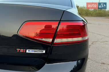 Седан Volkswagen Passat 2015 в 