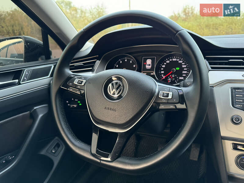 Седан Volkswagen Passat 2015 в Чернигове фото 11 Седан Volkswagen Passat 2015 в Чернигове