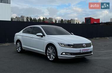 Седан Volkswagen Passat 2018 в Києві