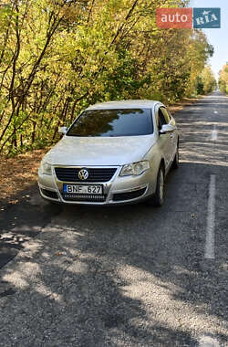 Седан Volkswagen Passat 2007 в Радомишлі