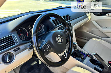 Седан Volkswagen Passat 2014 в Киеве