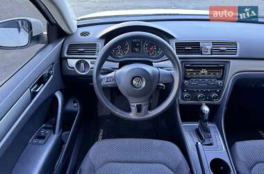 Седан Volkswagen Passat 2011 в Киеве