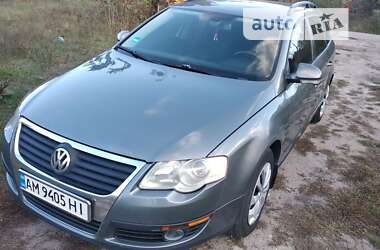 Універсал Volkswagen Passat 2005 в Житомирі