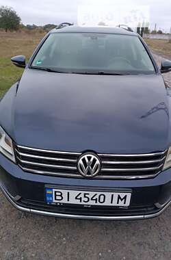 Універсал Volkswagen Passat 2011 в Полтаві