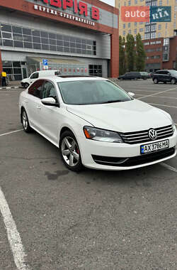 Седан Volkswagen Passat 2012 в Харкові