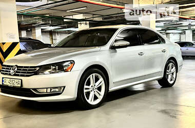 Седан Volkswagen Passat 2012 в Киеве