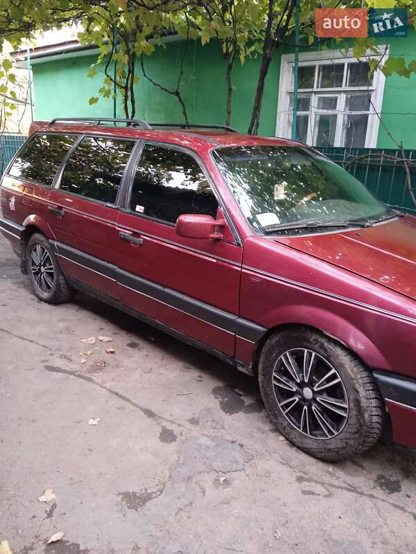 Універсал Volkswagen Passat 1990 в Чечельнику