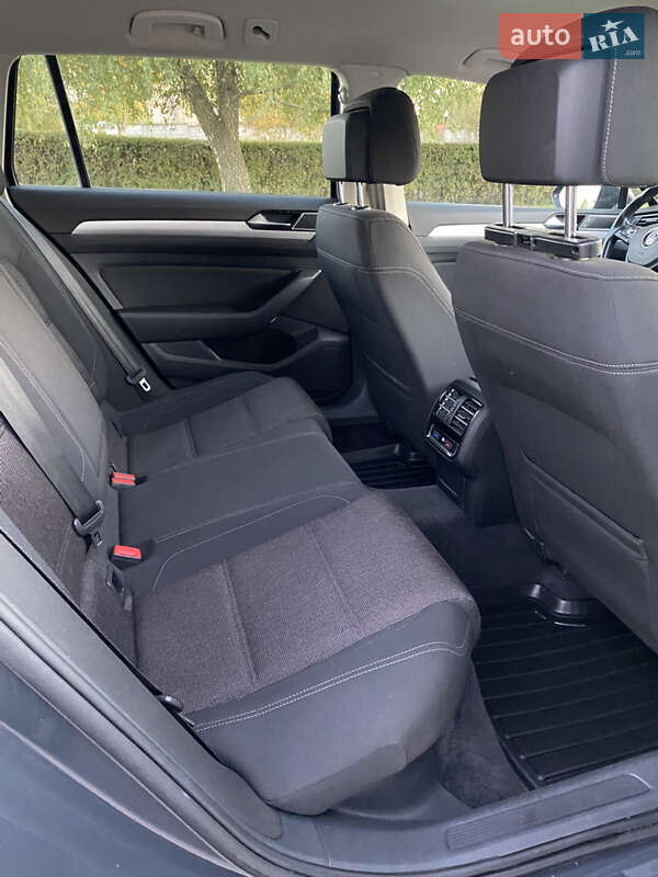 Універсал Volkswagen Passat 2017 в Тернополі