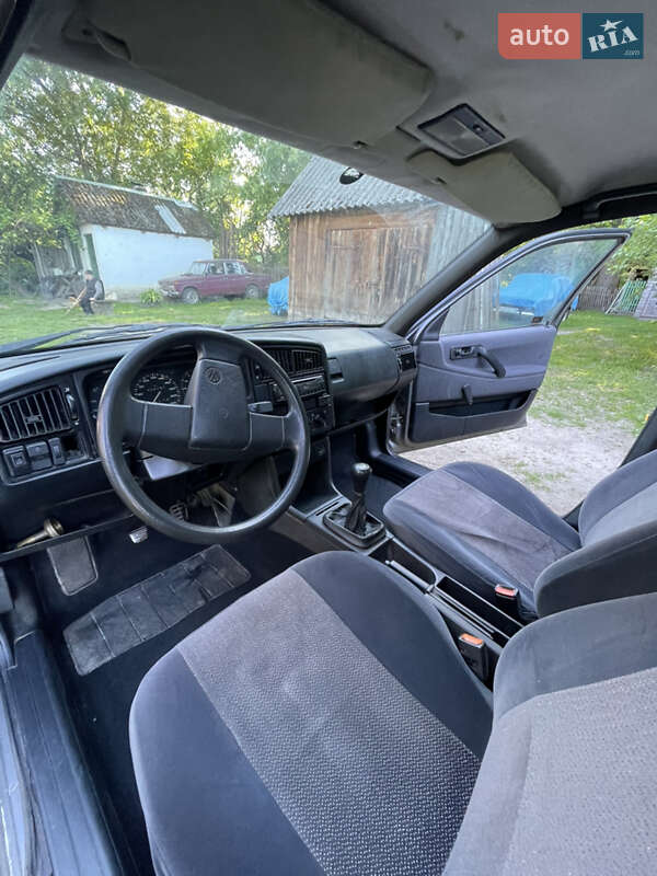 Седан Volkswagen Passat 1989 в Ровно