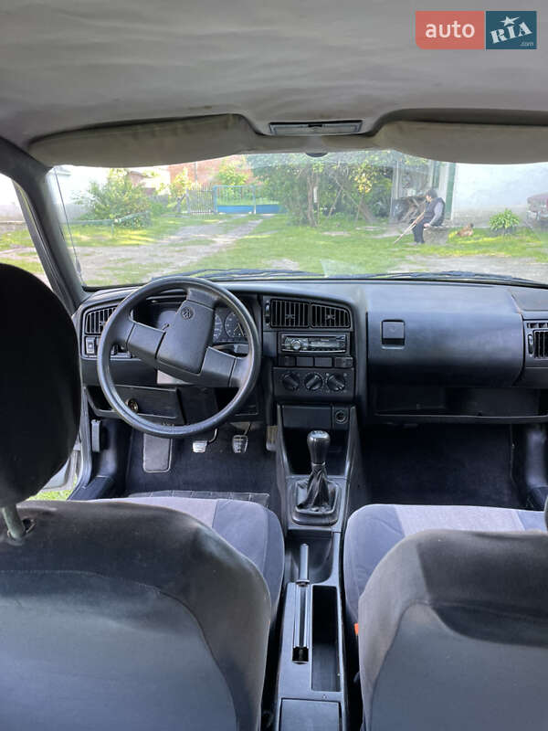 Седан Volkswagen Passat 1989 в Ровно