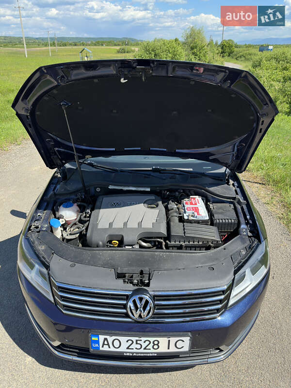 Универсал Volkswagen Passat 2013 в Хусте