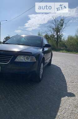 Седан Volkswagen Passat 2002 в Стебнику