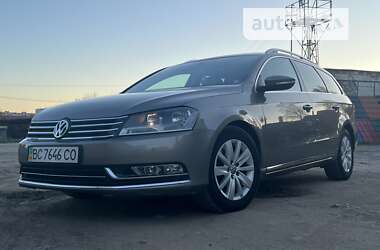 Універсал Volkswagen Passat 2011 в Дрогобичі