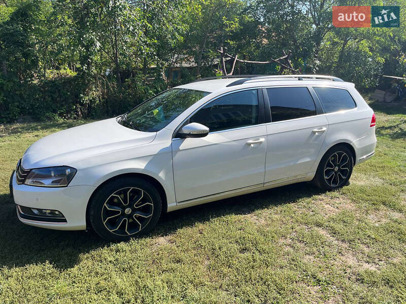 Универсал Volkswagen Passat 2013 в Умани