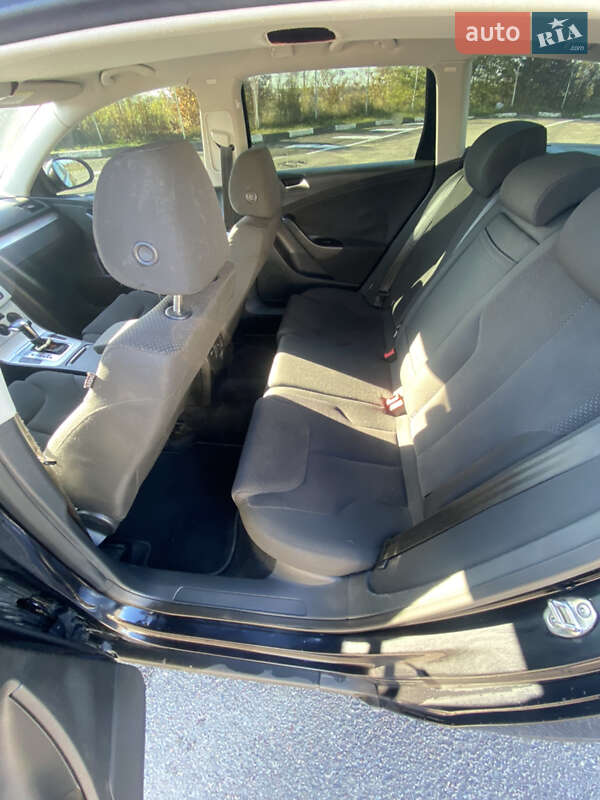 Універсал Volkswagen Passat 2008 в Рівному