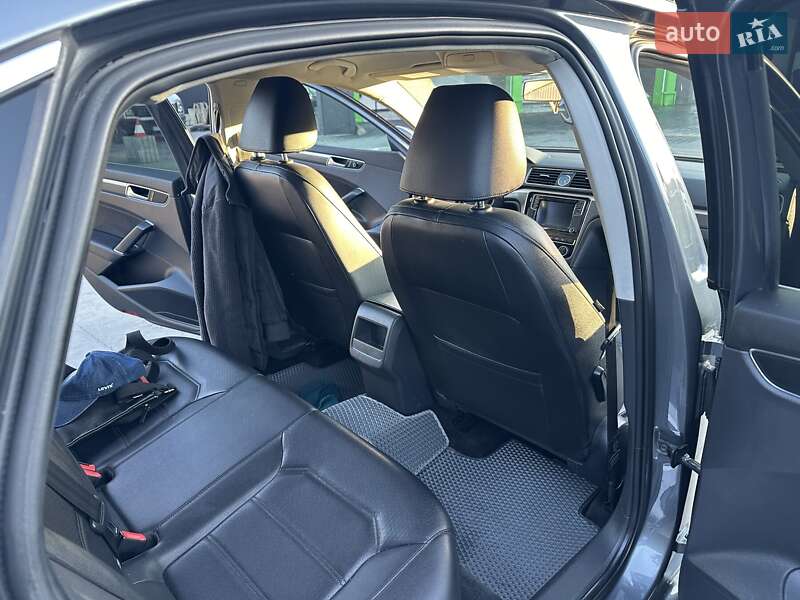 Седан Volkswagen Passat 2017 в Черновцах