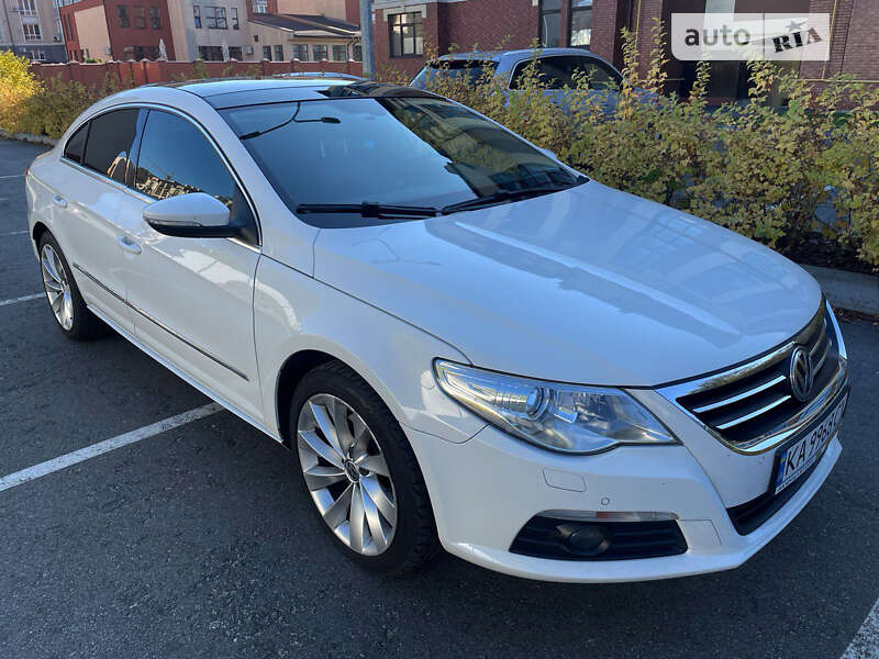 Седан Volkswagen Passat 2011 в Києві